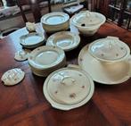 Uitgebreid servies met bloemmotief - diverse onderdelen, Ophalen of Verzenden