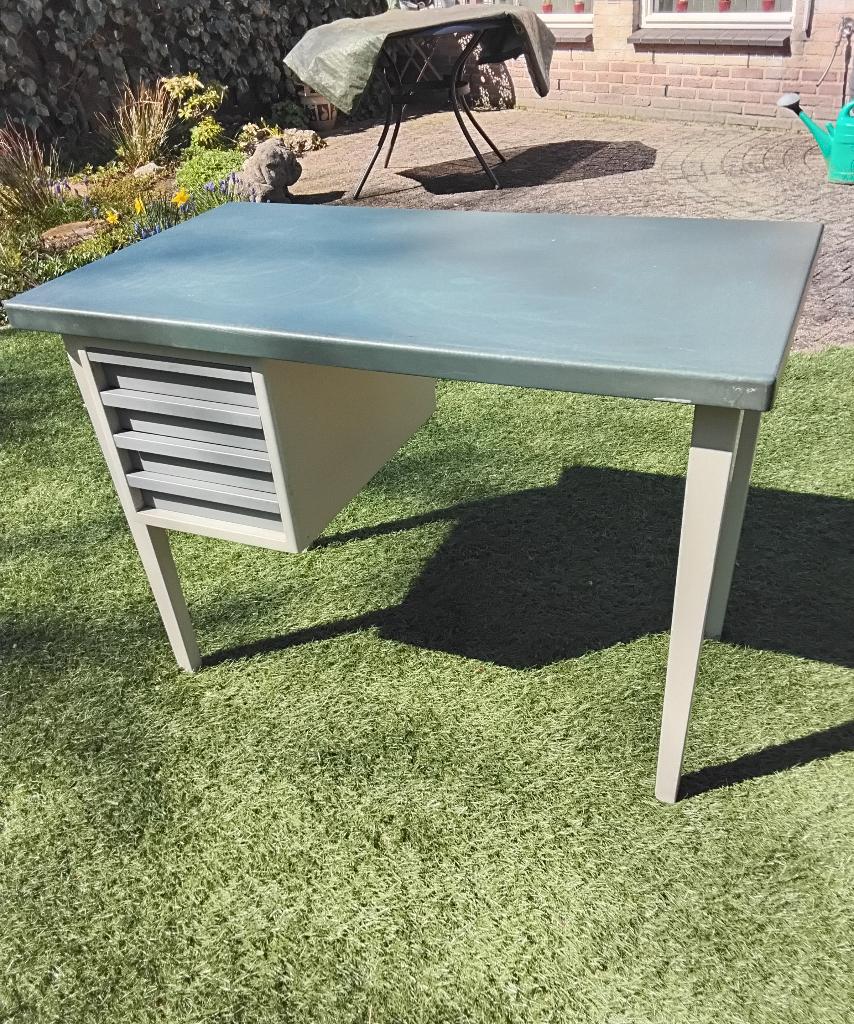 Bureau industreel (metaal), Ophalen, Gebruikt