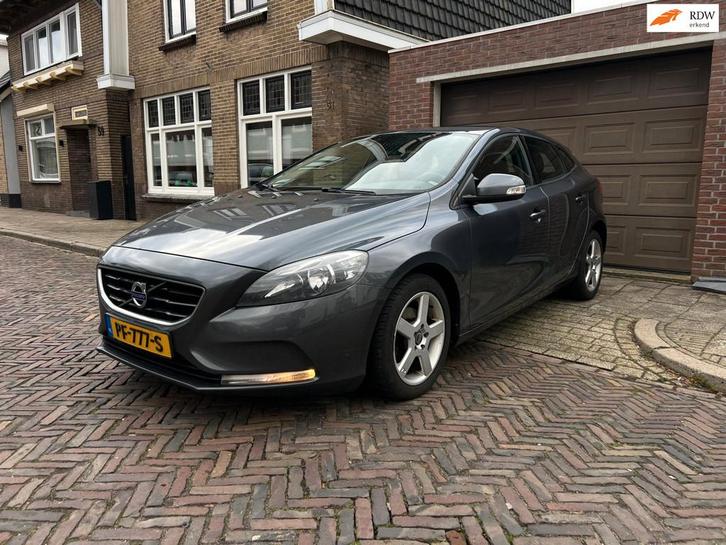 Volvo V40 1.6 D2 Momentum, Auto's, Volvo, Bedrijf, Te koop, V40, ABS, Airbags, Airconditioning, Bluetooth, Bochtverlichting, Boordcomputer