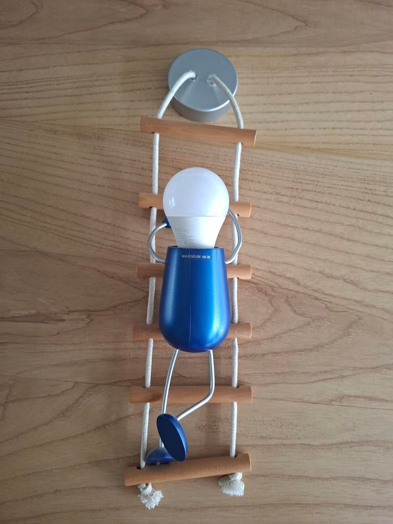 Leuke hanglamp voor kinderkamer - blauw mannetje, Huis en Inrichting, Lampen | Hanglampen, Ophalen, Zo goed als nieuw, Speels, Kinderkamer, Modern