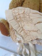 Oud Poppen-Beren mutsje.....(Fotonr V84), Ophalen of Verzenden, Zo goed als nieuw, Pop