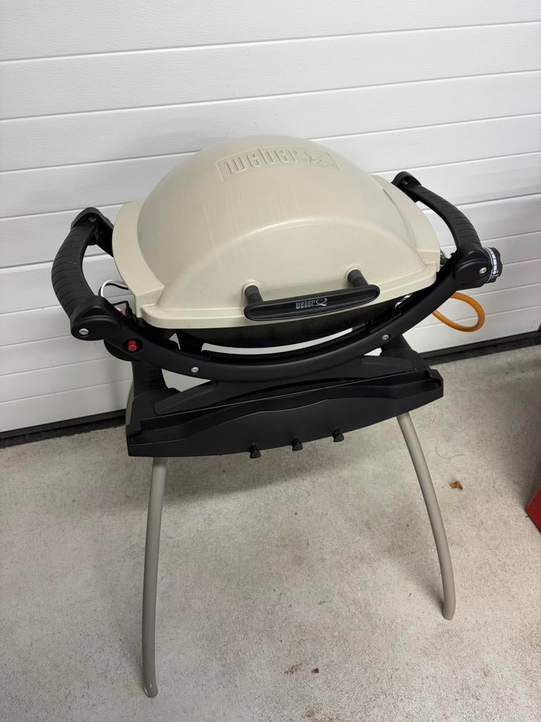 Weber Q100 met onderstel, Ophalen, Gebruikt