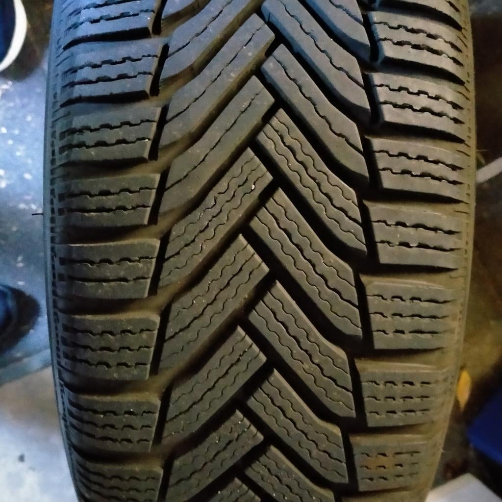 Winterbanden Michelin Renault, Auto-onderdelen, Banden en Velgen, Ophalen, 16 inch, Band(en), 205 mm