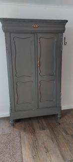 Meidenkast "Biedermeier", Ophalen