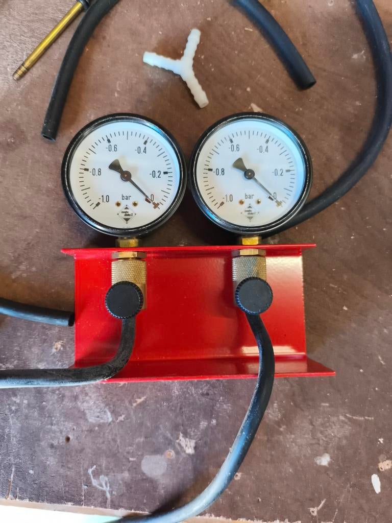 Moto Detail Synchrontester 2 Uhren - Ongebruikt, Ophalen of Verzenden