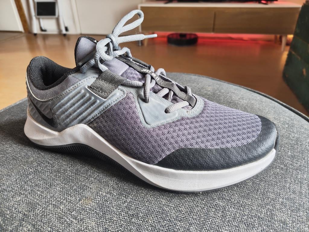 NIKE MC TRAINER Coal/Grijs Maat 44 Zo goed als nieuw, Kleding | Heren, Schoenen, Overige kleuren, Sportschoenen, Nike, Ophalen of Verzenden