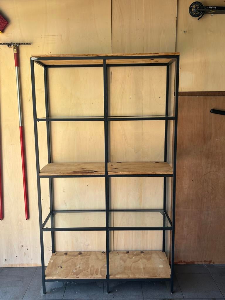 IKEA Vittsjö kast met zelfgemaakte houten planken, Huis en Inrichting, Ophalen, Met plank(en), Gebruikt, 50 tot 100 cm