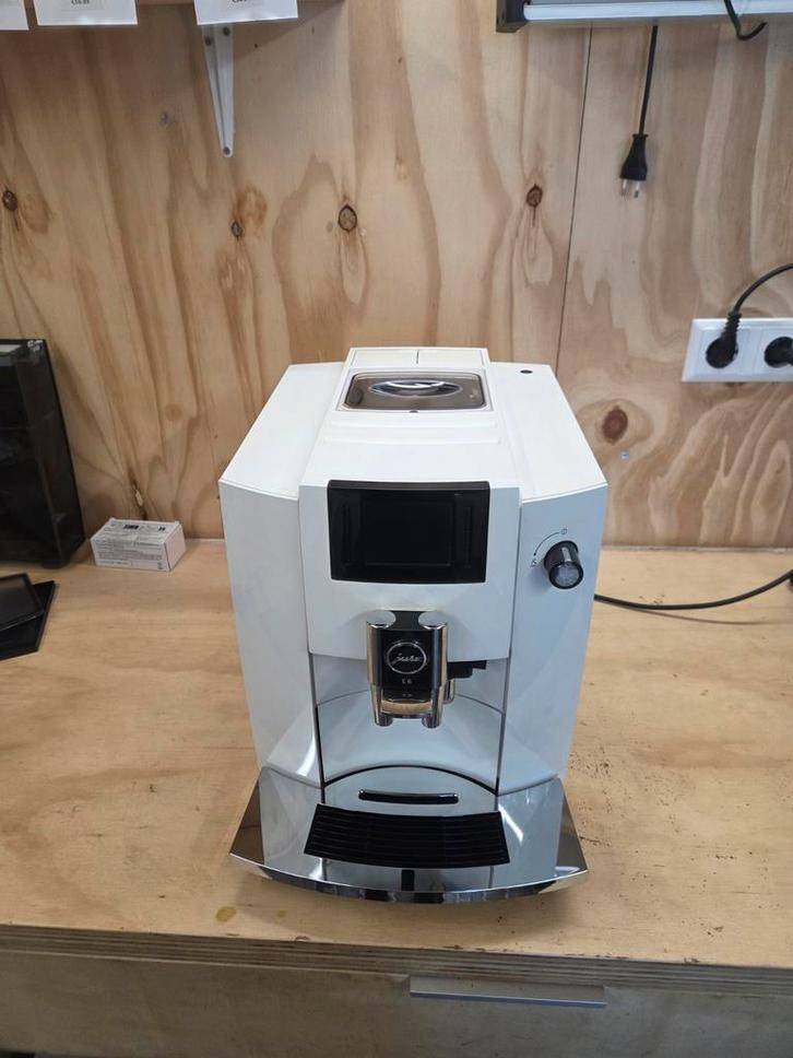 Jura E6  Koffiemachine Wit gereviseerd!!!, Witgoed en Apparatuur, Koffiezetapparaten, Refurbished, Koffiebonen, Koffiemachine