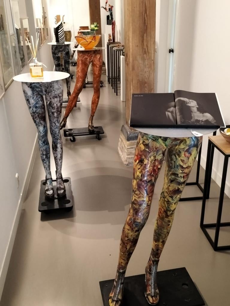 tafels gemaakt van (kunst) benen een eyecatcher, Ophalen