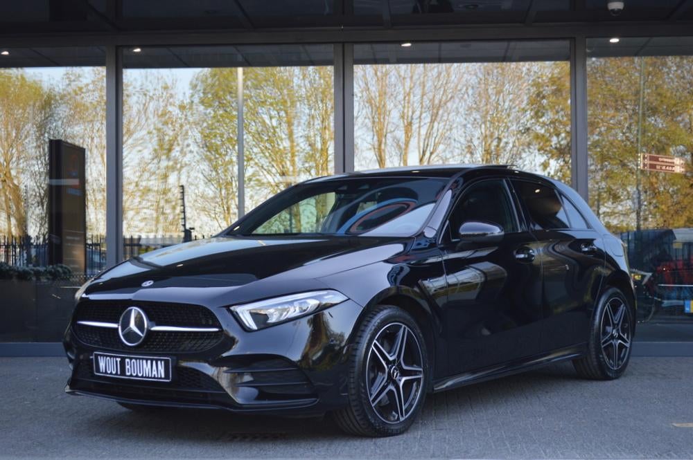 Mercedes-Benz A-Klasse 250 e AMG Led Panorama Widescreen Sfe, Auto's, Gebruikt, Euro 6, 4 cilinders, Zwart