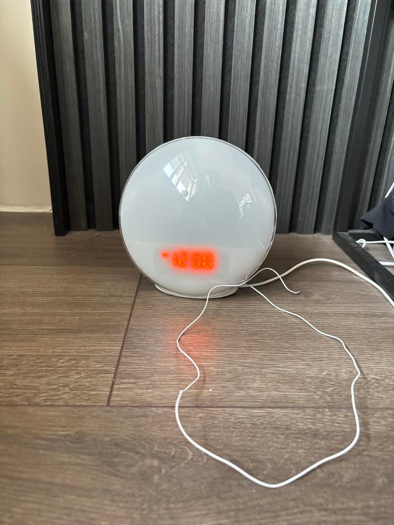 Wake-up light wekker met zonsopgang simulatie, Ophalen of Verzenden, Gebruikt, Digitaal