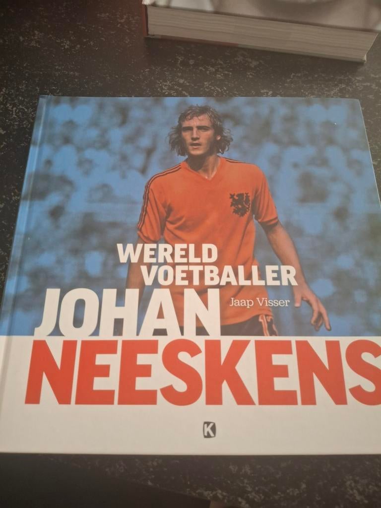 Boek: Johan Neeskens - Wereldvoetballer, Boeken, Sportboeken, Zo goed als nieuw, Balsport, Ophalen of Verzenden