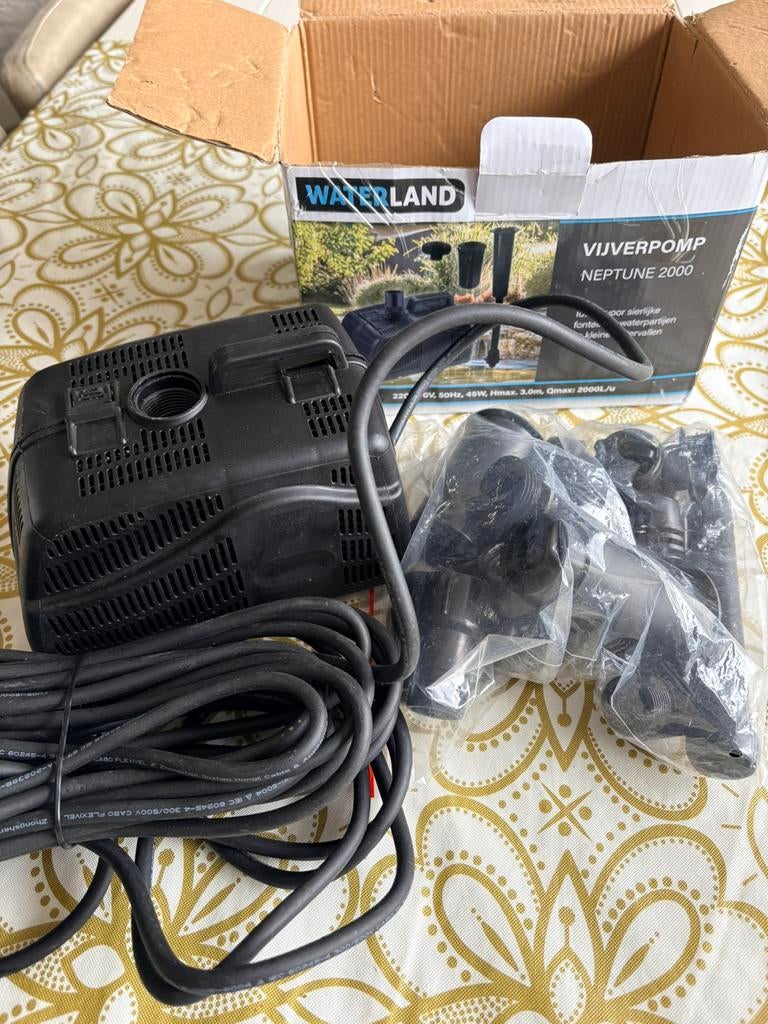 Nieuwe vijverpomp 2000 ltr, Tuin en Terras, Vijver-toebehoren, Ophalen, Nieuw, Vijverpomp