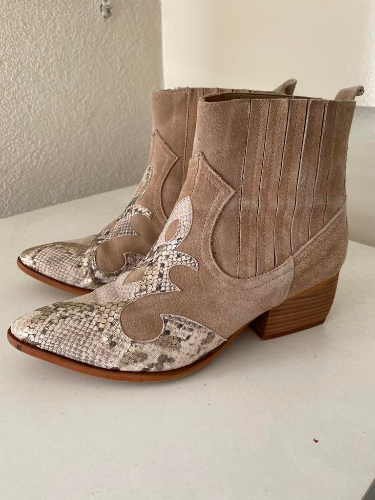 Vivian Ray Laarzen met aparte neus en vierkante hak, Mt 38, Ophalen of Verzenden, Nieuw, Beige, Lage of Enkellaarzen