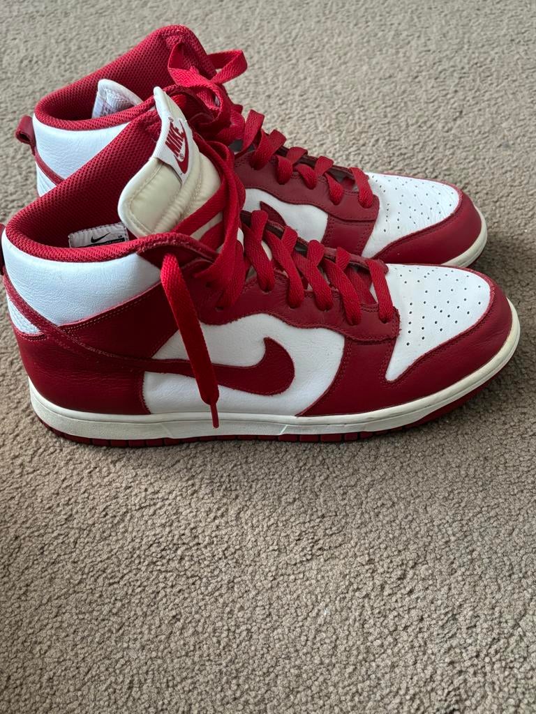Nike Dunk High Red White Sneakers maat 44,5, Kleding | Heren, Schoenen, Ophalen of Verzenden, Zo goed als nieuw, Overige kleuren