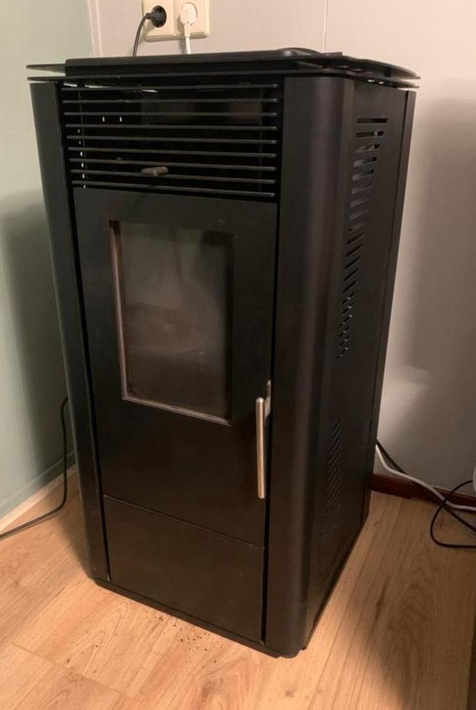 Kalor pelletkachel - defect bieden, Huis en Inrichting, Kachels, Gebruikt, Vrijstaand, Pelletkachel, Overige brandstoffen, Ophalen