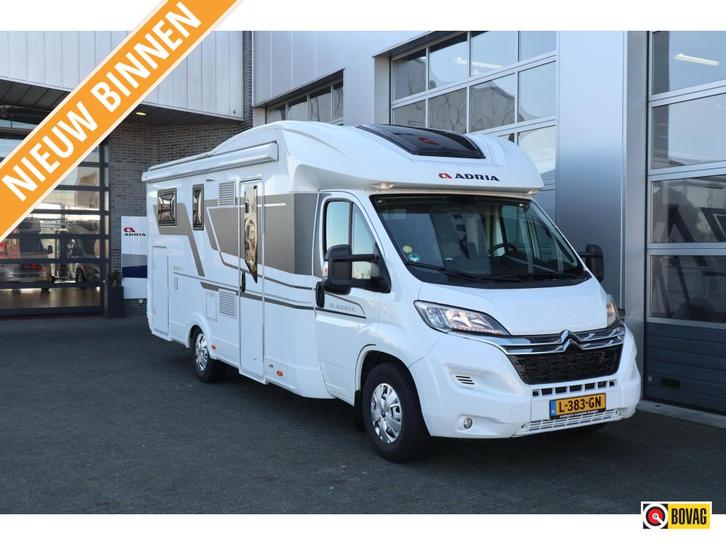 Adria Matrix 670 SL, Caravans en Kamperen, Campers, tot en met 5, Adria, Overige merken, Diesel, Handgeschakeld, 7 tot 8 meter