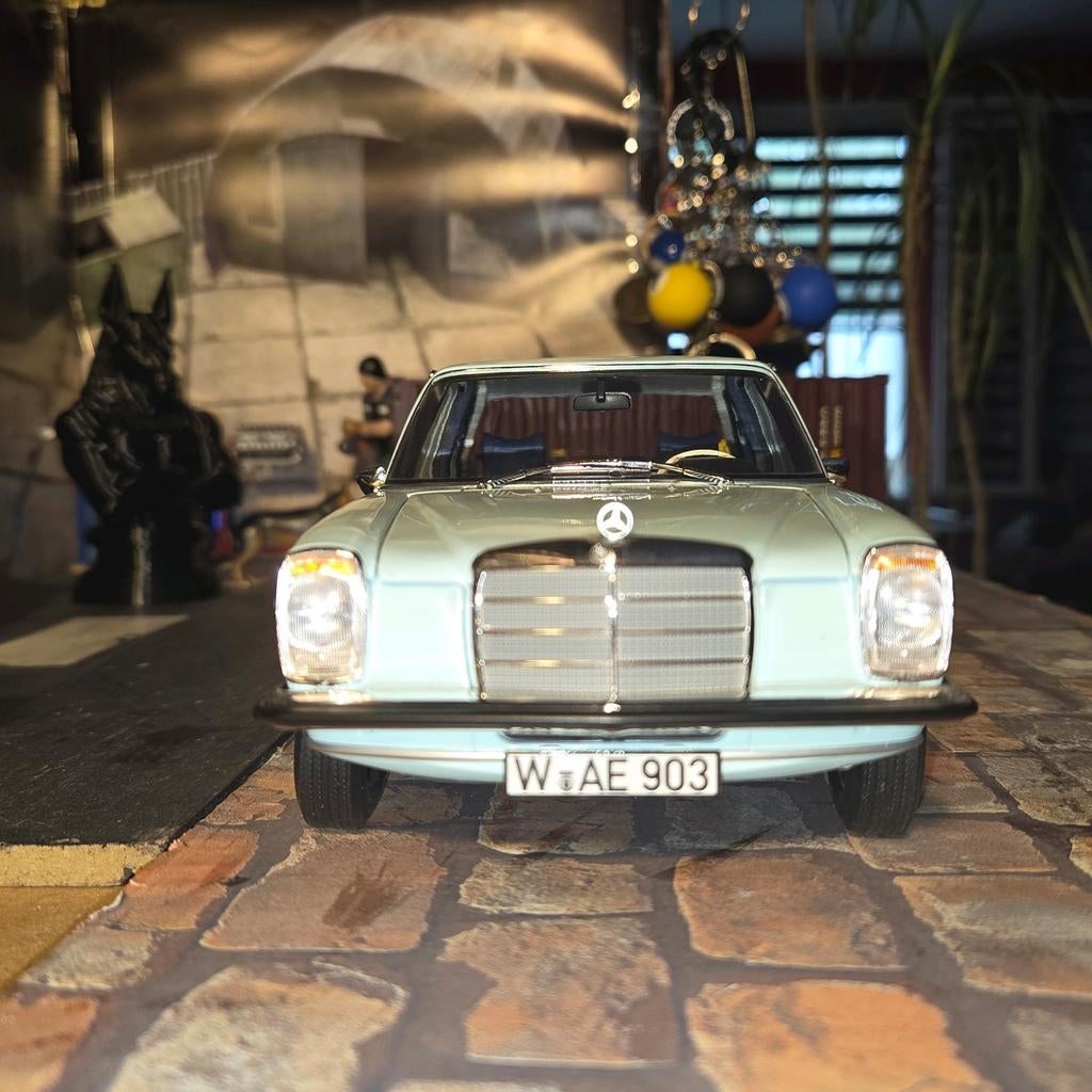 Mercedes-Benz 200, Hobby en Vrije tijd, Modelauto's | 1:18, Ophalen of Verzenden, Zo goed als nieuw, Auto, Norev