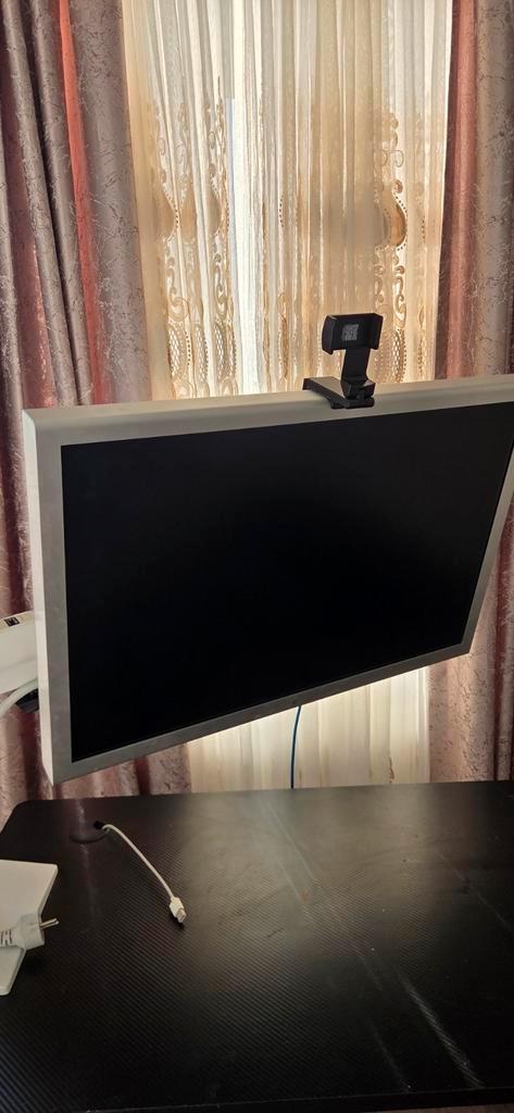 Apple Cinema HD Display Setup (compleet) [moet nu weg], Computers en Software, Monitoren, Gebruikt, 60 Hz of minder, DVI, Kantelbaar