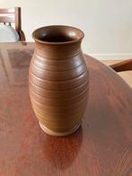 Donkerbruine gesigneerde keramiek vaas, Ophalen of Verzenden