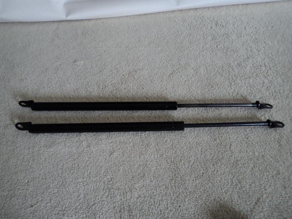 nieuwe gasveren achterraam patrol r160 1980 > 1990, Auto-onderdelen, Ophalen of Verzenden, Nieuw, Nissan