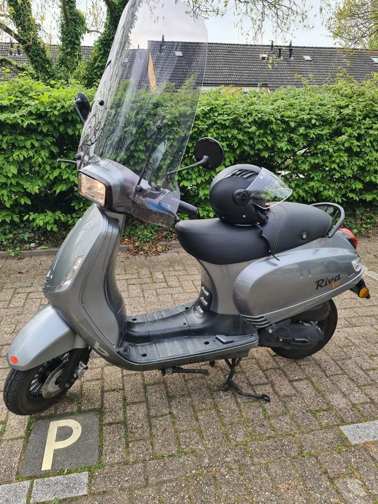 BTC Riva Sport EFI scooter 2020 1705 km windscherm 1e eigena, Fietsen en Brommers, Ophalen, Zo goed als nieuw, Benzine, BTC-RIVA