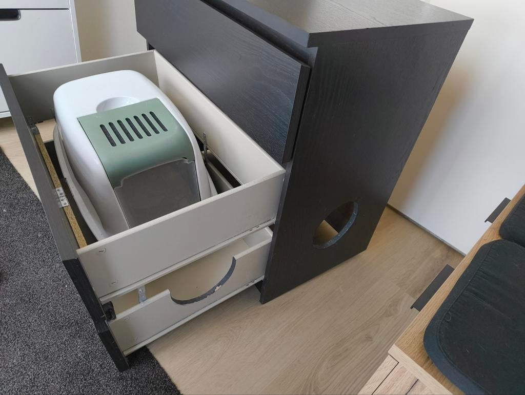 Malm Kattenbak kast, omgebouwd, Dieren en Toebehoren, Kattenbakken, Ophalen, Gebruikt, Gesloten