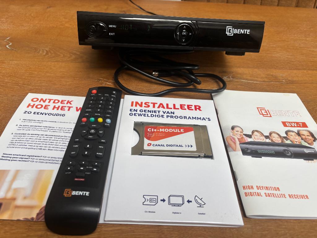 Digitale ontvanger  Bente, Audio, Tv en Foto, Schotelantennes, Ophalen, Zo goed als nieuw, (Schotel)antenne-accessoires, Overige merken
