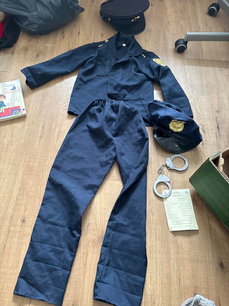 Politiepak voor kinderen - compleet met handboeien, Ophalen of Verzenden, Zo goed als nieuw, 122 t/m 128, Jongen of Meisje