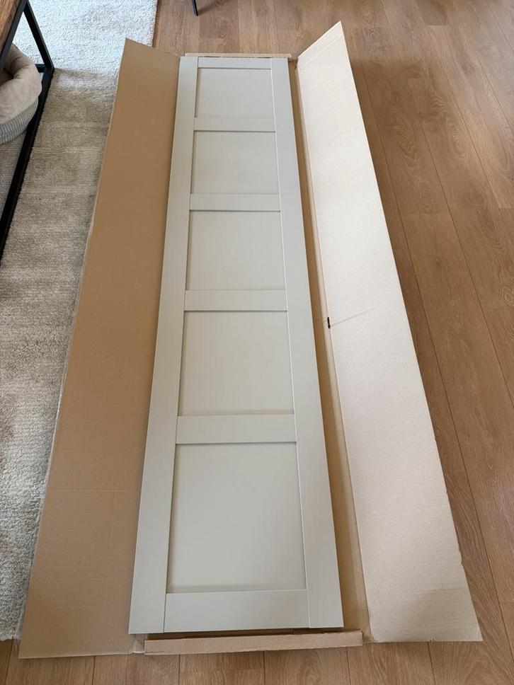 Bergsbo deur grijsbeige Ikea Pax 50 x 229 - 15 Euro, Huis en Inrichting, Kasten | Kledingkasten, Zo goed als nieuw, 200 cm of meer