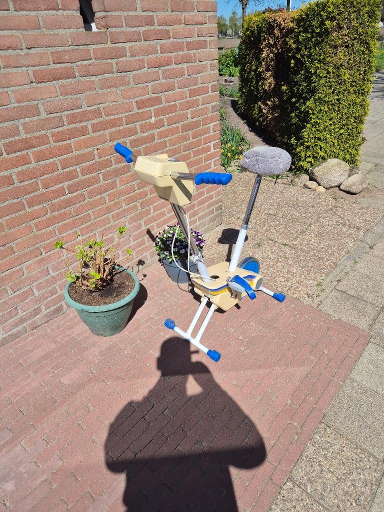 Hometrainer fiets, Sport en Fitness, Fitnessapparatuur, Ophalen, Gebruikt, Benen, Hometrainer