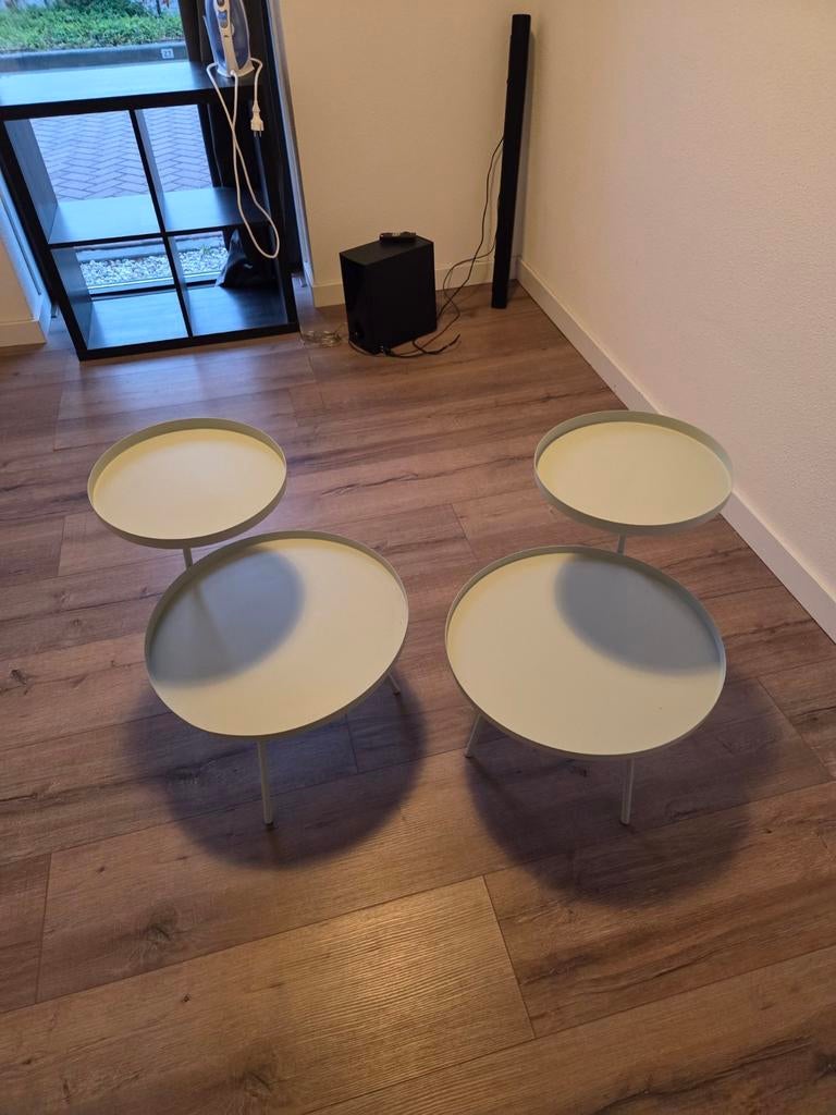 2 Lichtgroene metalen bijzet / plantentafels, 45 tot 60 cm, Minder dan 55 cm, Gebruikt, Modern, Scandinavisch