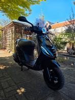 Piaggio Zip 2021 BROM full option! (Iget scooter vespa), Ophalen, Zo goed als nieuw, Benzine, Zip
