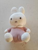 Nijntje knuffel met rammelaar geluidje - Roze ribstof, Kinderen en Baby's, Speelgoed | Knuffels en Pluche, Ophalen, Zo goed als nieuw