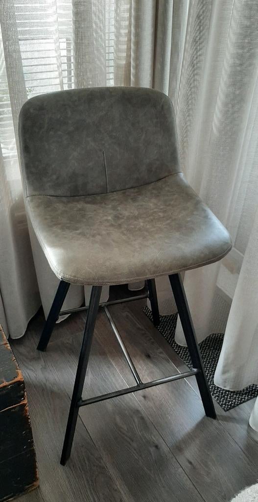 Super mooie barstoel zgan 1x skaileer, Huis en Inrichting, 1 kruk, Ophalen, Zo goed als nieuw, 60 tot 90 cm