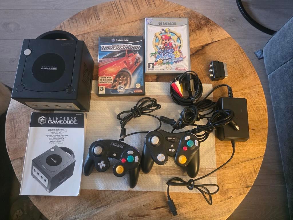 Nintendo GameCube met 2 controllers en 2 spellen, 2 spelers, Ophalen of Verzenden, Gebruikt, Vanaf 3 jaar
