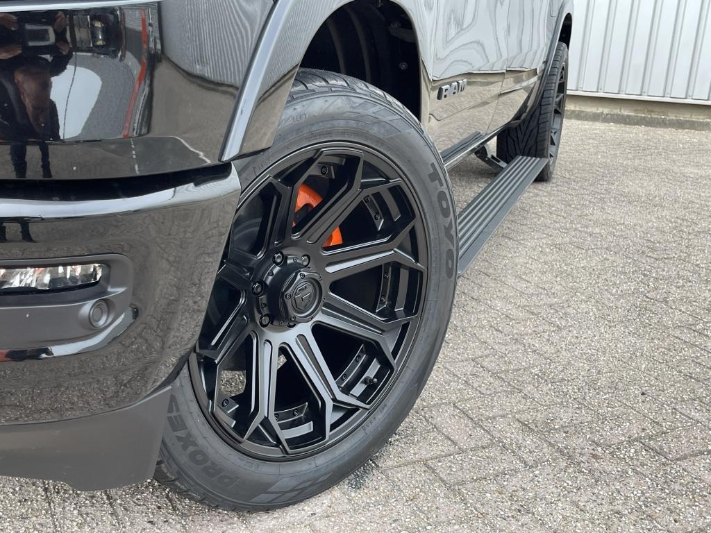 Dodge Ram 1500 pick up 4x4 Crew Cab Limited Black Pack, Automaat, Gebruikt, Zwart, Bedrijf