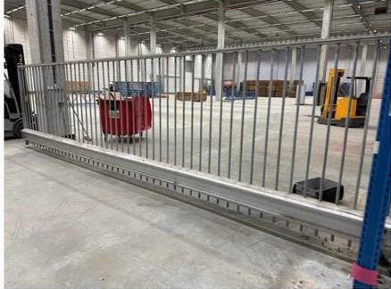 Heras Aluminium hoogwaardige vrijdragende schuifpoort, Ophalen, Zo goed als nieuw, IJzer, Spijlenhekwerk