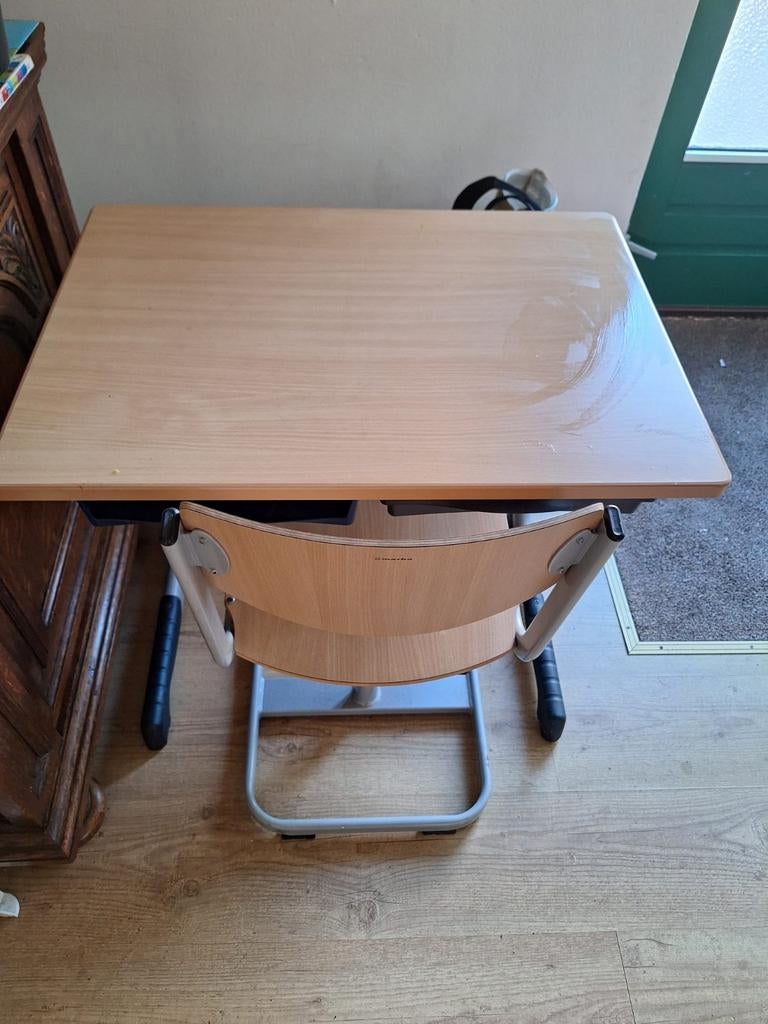 Kindertafel en stoeltje, Kinderen en Baby's, Kinderkamer | Tafels en Stoelen, Ophalen of Verzenden, Tafel(s) en Stoel(en)