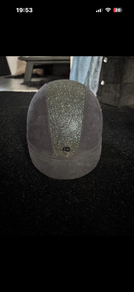 Charles & Owen paardrijcap, Ophalen of Verzenden, Zo goed als nieuw