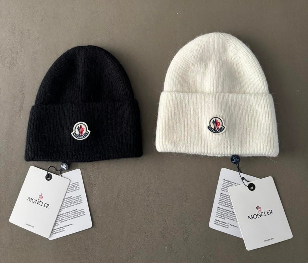 Moncler Muts verschillende kleuren, Ophalen of Verzenden, Nieuw, Overige maten, Muts