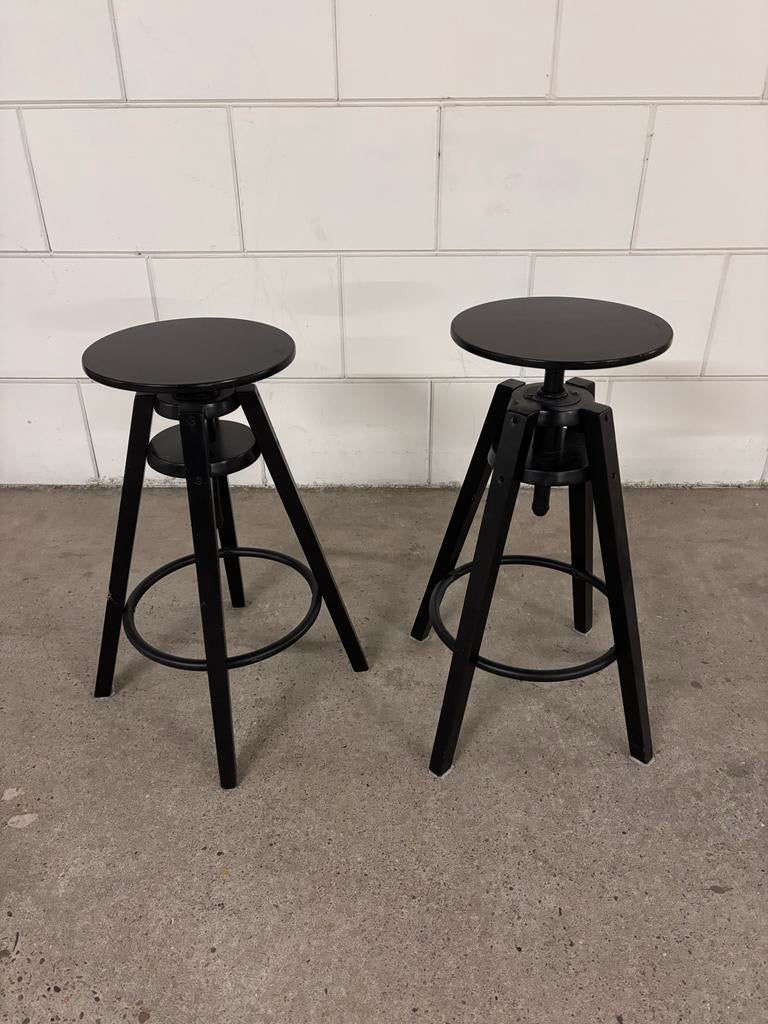 IKEA Dalfred in hoogte verstelbare kruk (2 stuks), Ophalen of Verzenden, In hoogte verstelbaar, Zo goed als nieuw, Hout