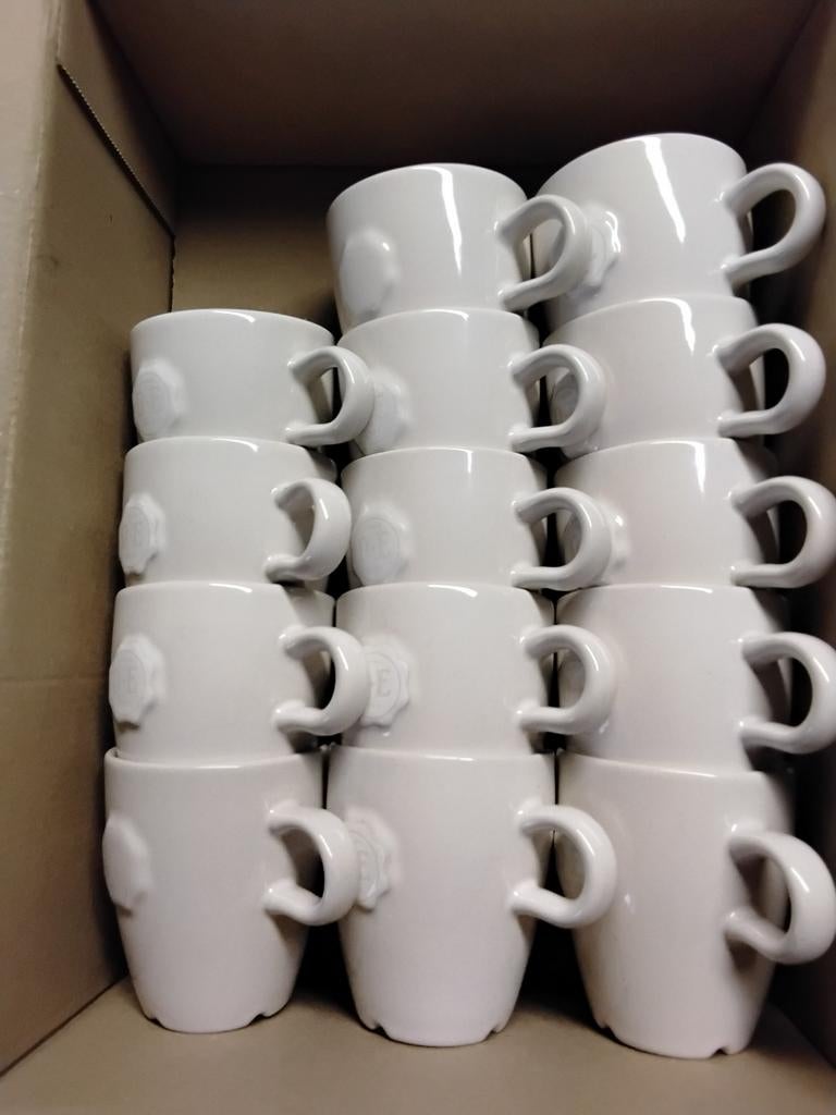 DOUWE EGBERTS 16 SENSEO MOKKEN, Ophalen of Verzenden, Zo goed als nieuw, Overige stijlen, Kop(pen) en/of Schotel(s)