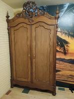 Antieke kledingkast met houtsnijwerk, Ophalen
