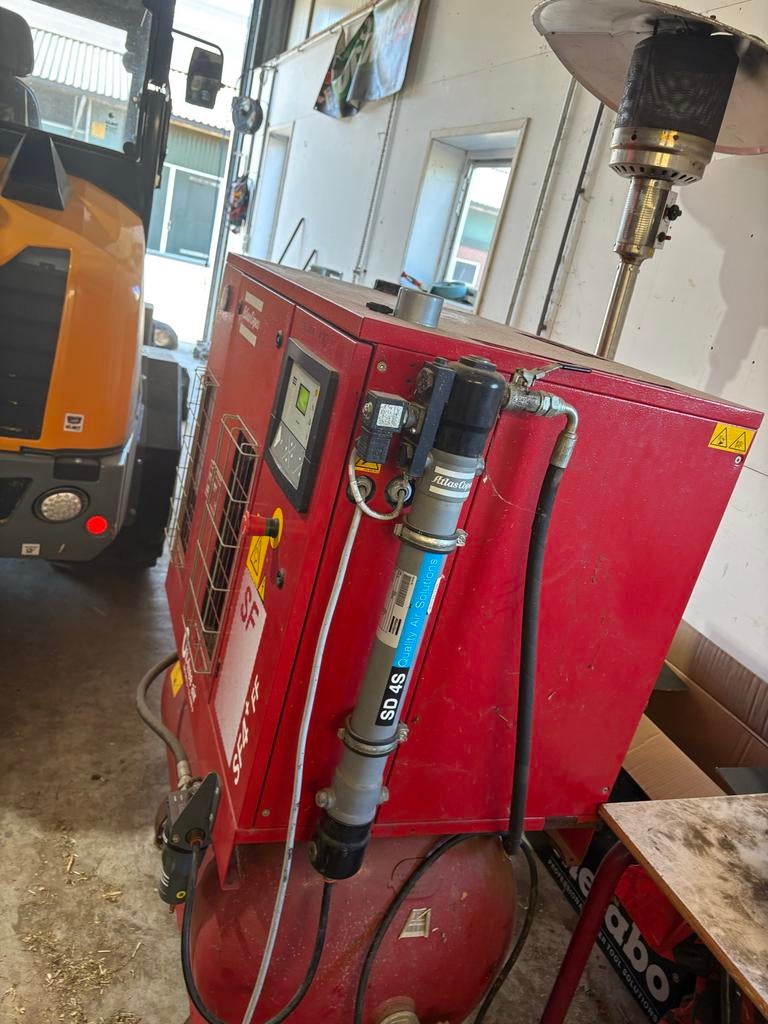 Atlas Copco SF4+ FF Olievrije Compressor, Doe-het-zelf en Verbouw, Gebruikt, Ophalen of Verzenden, 200 tot 400 liter/min, Geluidgedempt