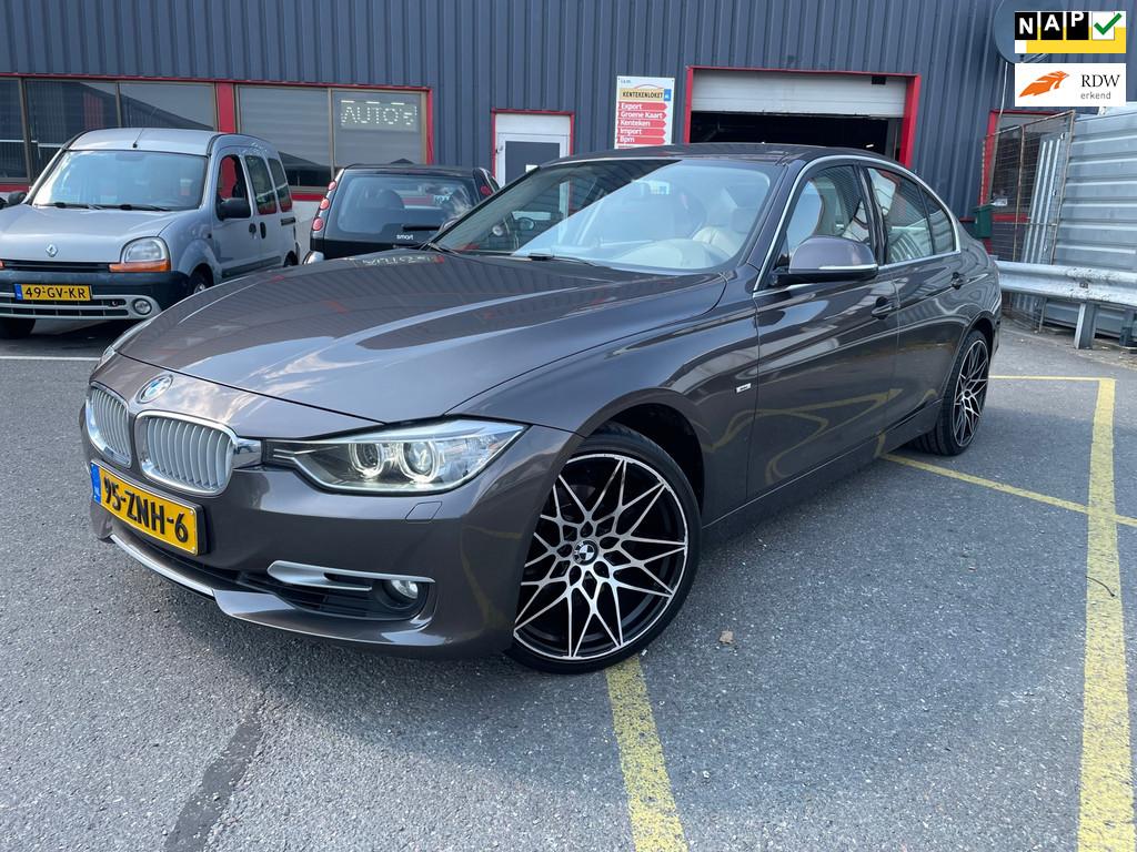 BMW 3-serie 320i High Executive / NAP / AUTOMAAT / LEER / SP, Auto's, BMW, Euro 5, Achterwielaandrijving, Gebruikt, Beige