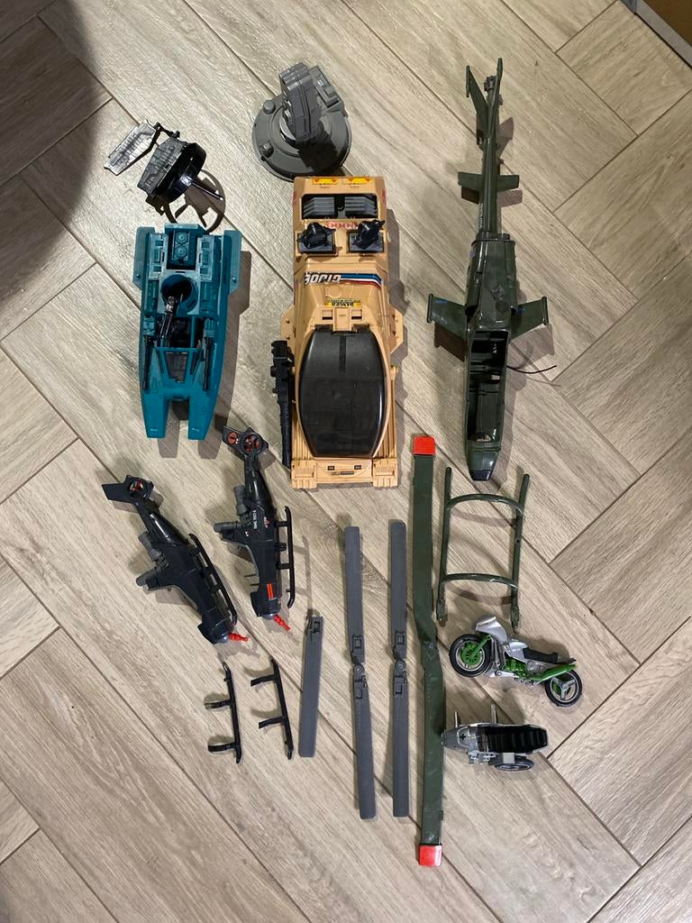 Vintage GI Joe voertuigen en accessoires - voor reparatie, Gebruikt, Ophalen of Verzenden, 1027 Newport Avenue, Pawtucket, RI 02861, United States