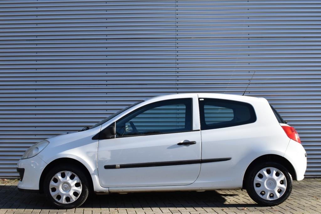 Renault CLIO 1.2-16V BNS LINE / AIRCO / TREKHAAK, Voorwielaandrijving, 535 kg, 4 cilinders, 1055 kg