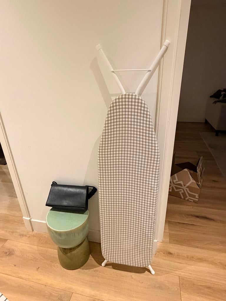 Ikea strijkplank met geruite hoes, Witgoed en Apparatuur, Strijkijzers en Strijkplanken, Ophalen of Verzenden, Zo goed als nieuw