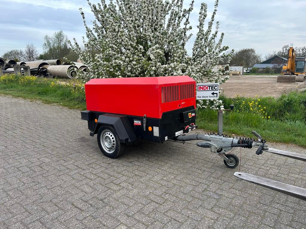 Doosan 7/26E mobiele diesel compressor 2.6m3, Doe-het-zelf en Verbouw, Compressors, 100 liter of meer, Ophalen of Verzenden, Zo goed als nieuw